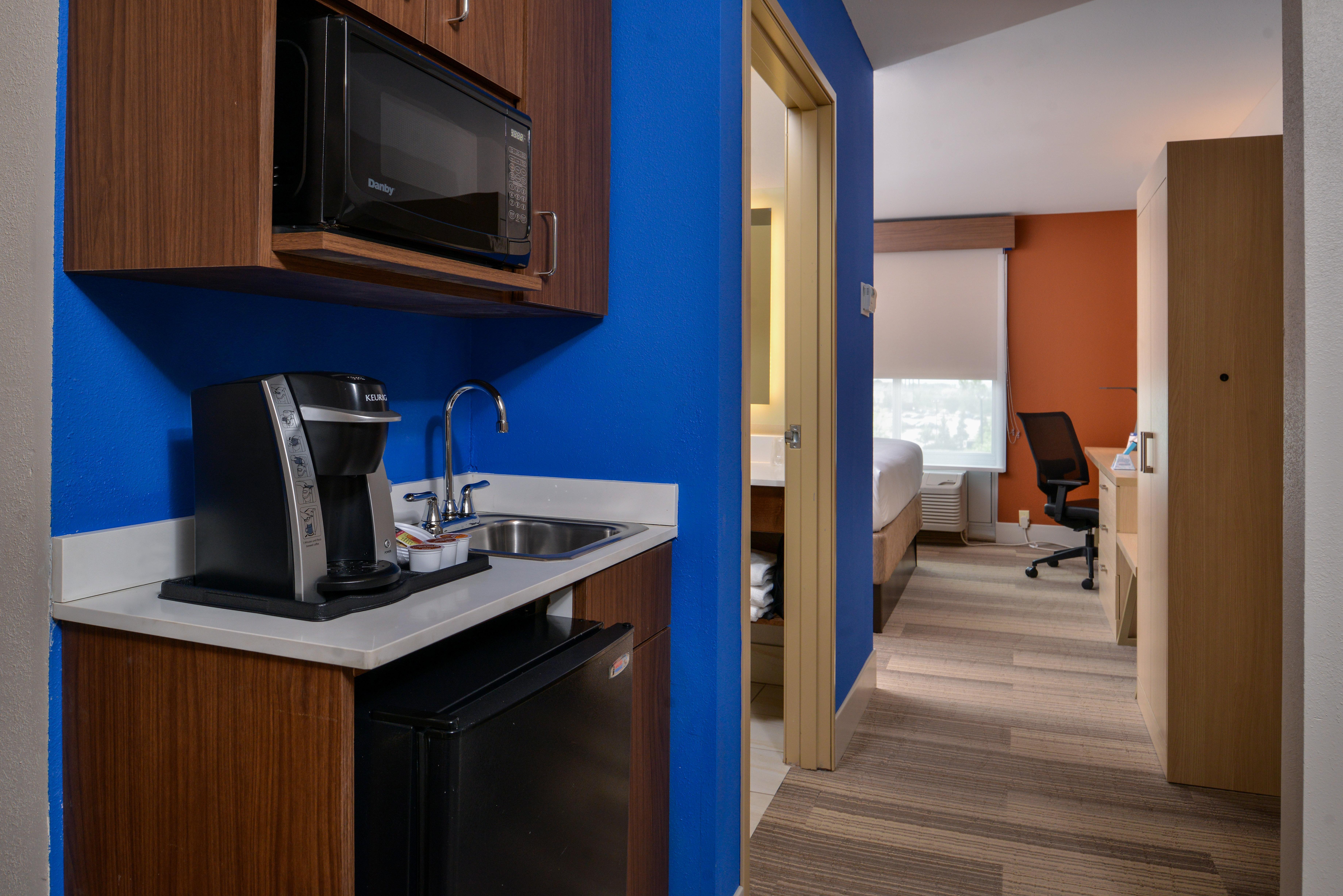 Holiday Inn Express Hotel & Suites Cincinnati - Mason By Ihg Exterior photo