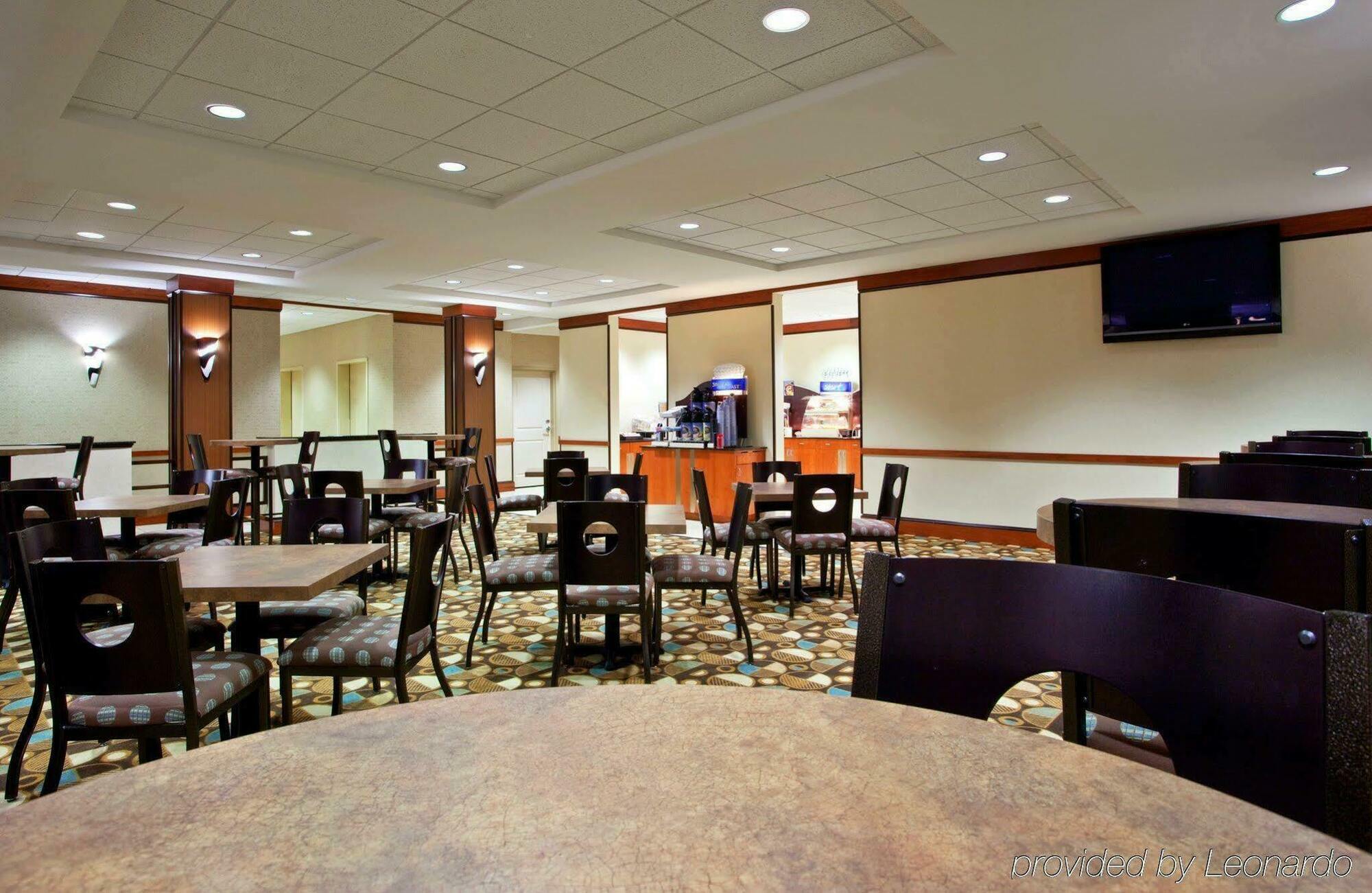 Holiday Inn Express Hotel & Suites Cincinnati - Mason By Ihg Exterior photo